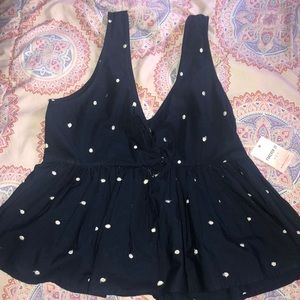 Cute women v top